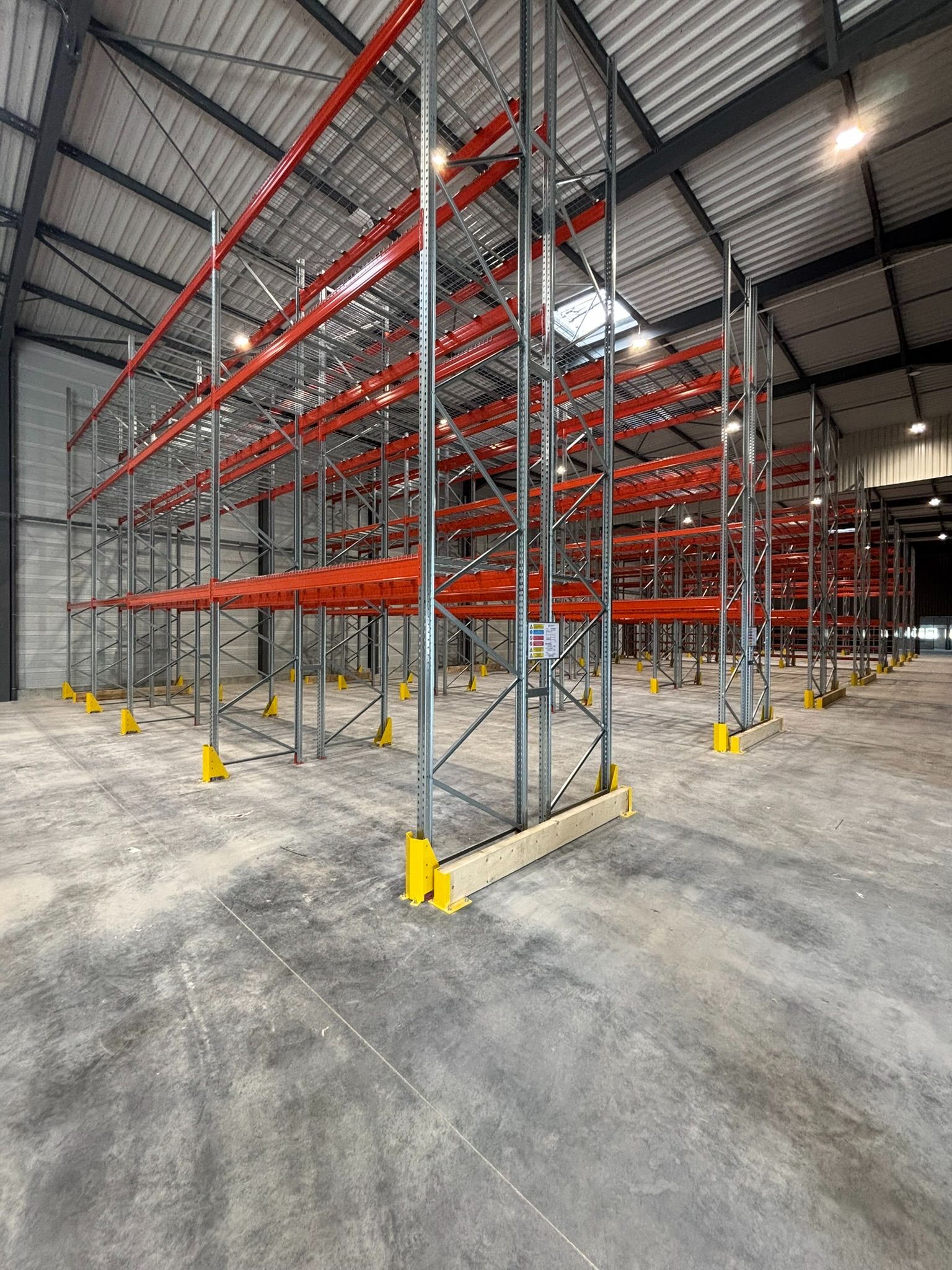 Racks à palettes grande hauteur pour entrepôt logistique